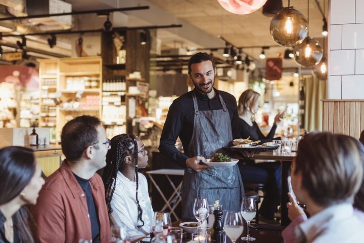Is it bad manners to start your meal without waiting for others? Scientists finally have the answer