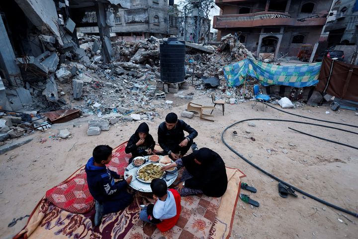 UN demands immediate Gaza ceasefire after the US abstains