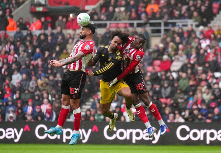 Manchester United held to battling goalless draw at Sunderland