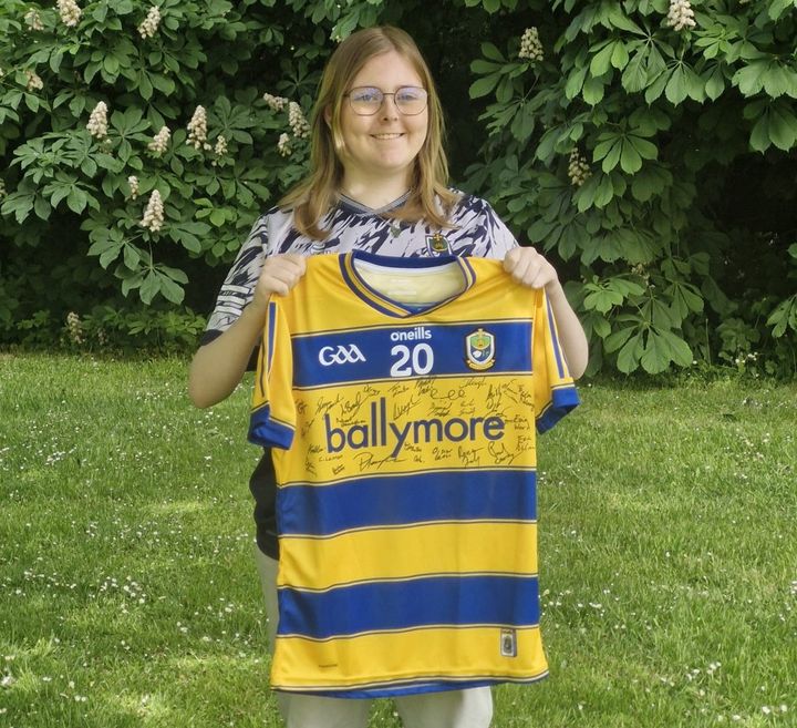 ‘She’s taken it all in her stride’ – Roscommon teen (18) with 12 months to live plans dream trip to LA