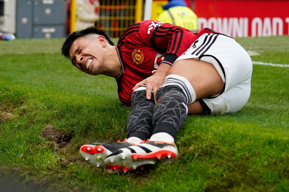 Manchester United Suffer Lisandro Martinez Injury Blow In Win Against ...