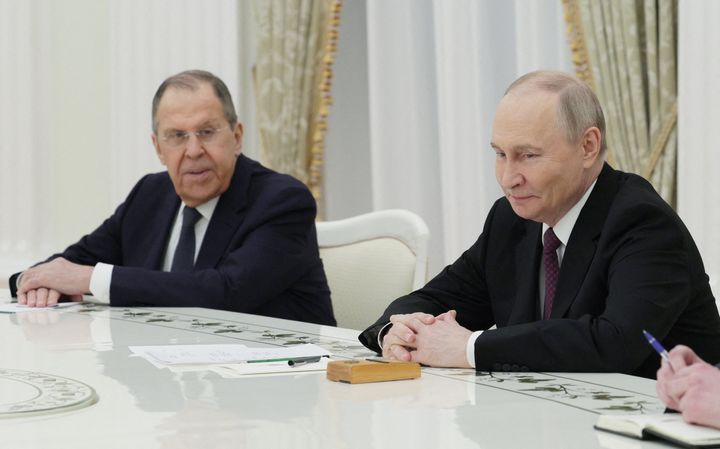 Putin declares unilateral Easter ceasefire in Ukraine