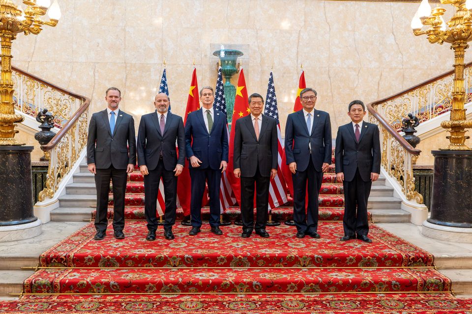 US treasury secretary Scott Bessent and Chinese vice premier He Lifeng pose for a photo with US trade representative Jamieson Greer, commerce secretary Howard Lutnick, Chinese commerce minister Wang Wentao, and China's international trade representative Li Chenggang, in London on Monday. Photo: US Treasury/Handout via Reuters