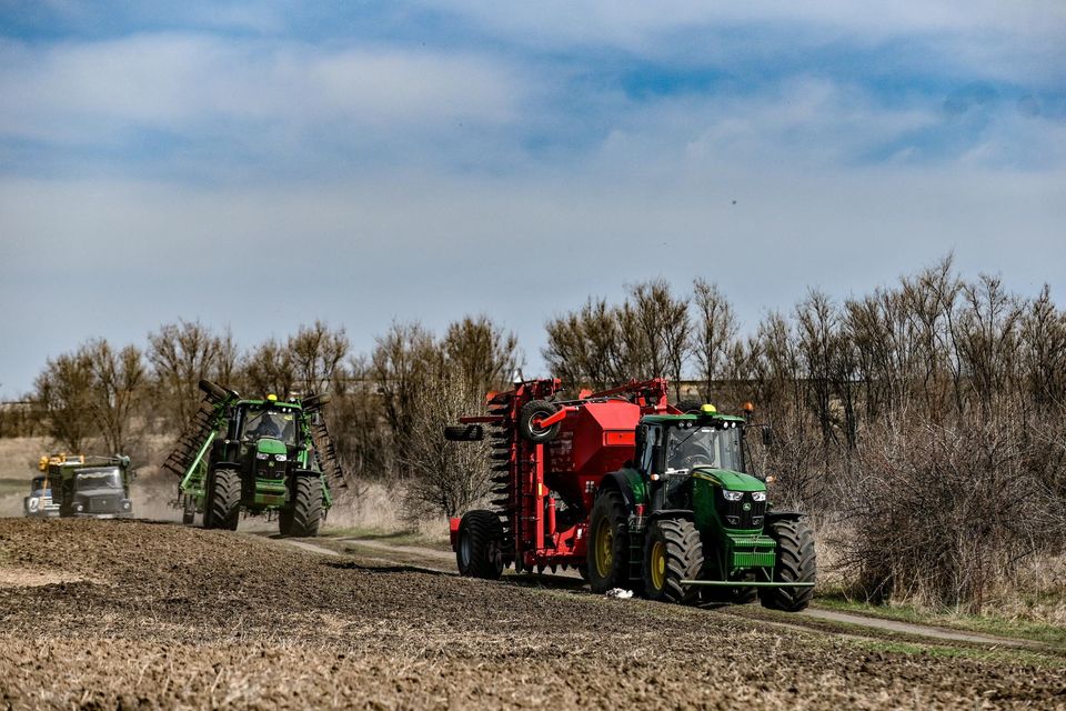Agricultural equipment is seen in the field during the sowing which takes place 30 km from the front line, Zaporizhzhia Region, southeastern Ukraine last year. Photo: Getty