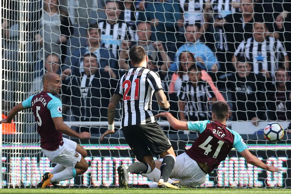 Joselu (centre) scored his first Newcastle goal against West Ham