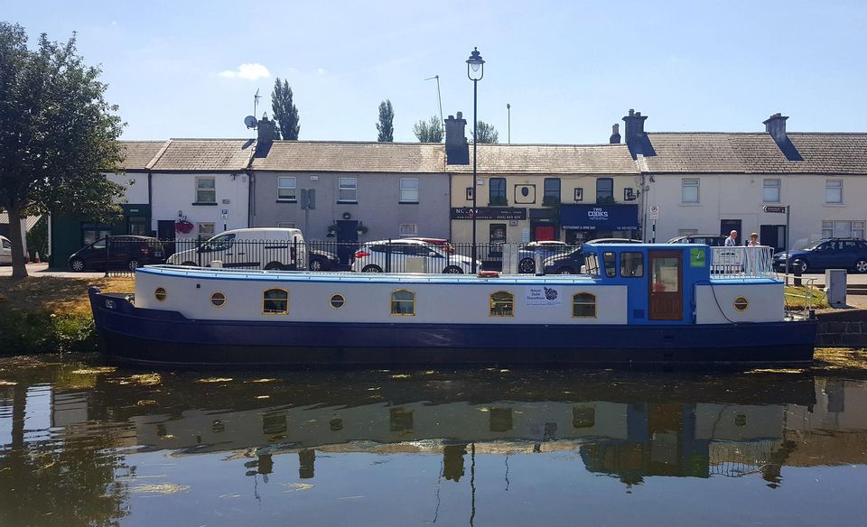 The Roisin Dubh Houseboat