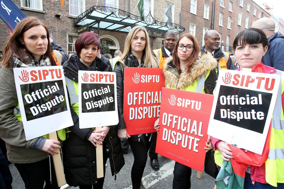 Bus Eireann staff Melissa MacPhearson, Karen Duffy, Emma
Jago, Rachel Cowley and Emma McPartland at the protest