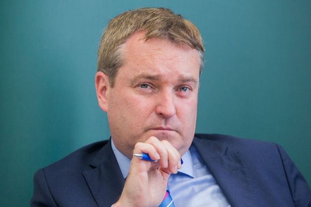 Department silent on pay gap between outgoing Department of Health chief Robert Watt and successor