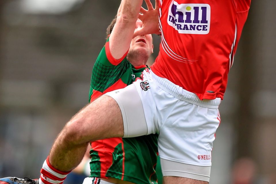 29 March 2015; Noel Galvin, Cork, in action against Alan Dillon, Mayo. Allianz Football League, Division 1, Round 6, Cork v Mayo. P?irc U? Rinn, Cork. Picture credit: Matt Browne / SPORTSFILE