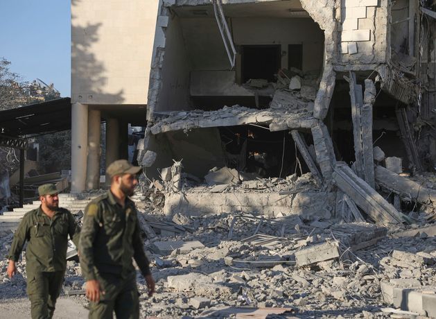 Damascus hit by Israel airstrikes amid fighting in south of Syria