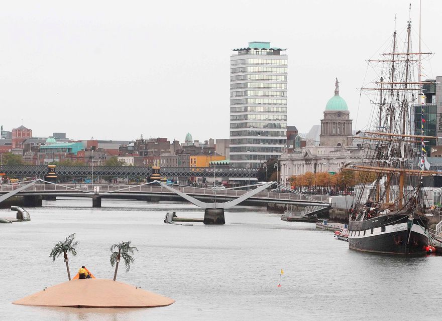 Artist Fergal McCarthy lived on a man-made island in the middle of the Liffey as part of the Dublin Fringe Festival in 2011. Pic: Collins Photos