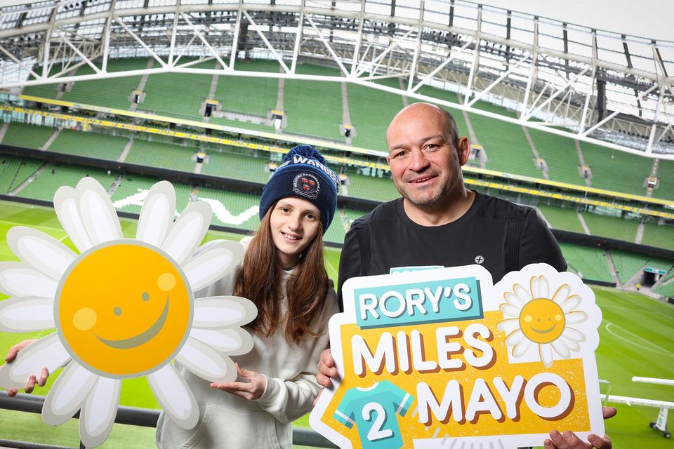 Rory Best pictured at the Aviva Stadium with Naomi Howlin (14) from Wexford, who is currently being supported by Cancer Fund For Children. The Rugby Legend Rory Best announced details of Rory’s Miles 2 Mayo - a 300km walking trek that he will make across Ireland to raise money for Cancer Fund for Children. Picture: Marc O'Sullivan