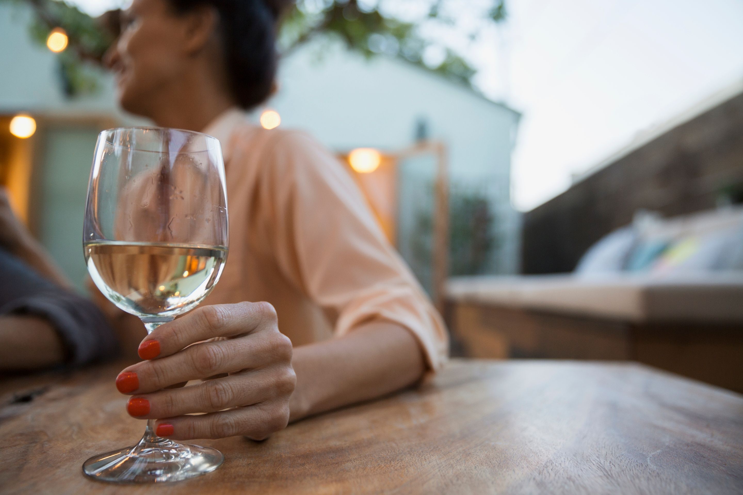 Holding a wine glass – Are you doing it wrong? - The Church