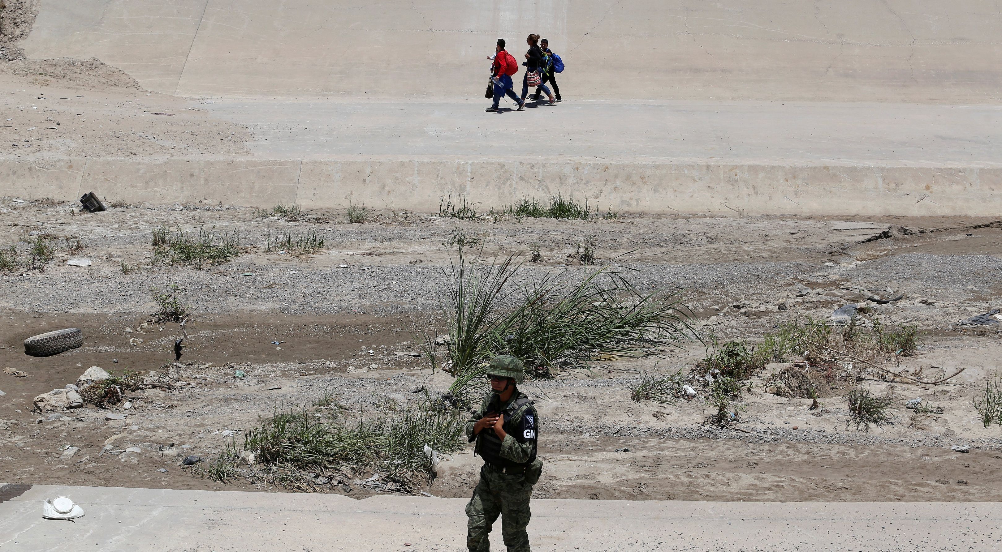 Harrowing Image Of Drowned Father And Daughter Highlights Migrants ...