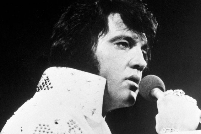 Elvis leather suit goes on display | Irish Independent