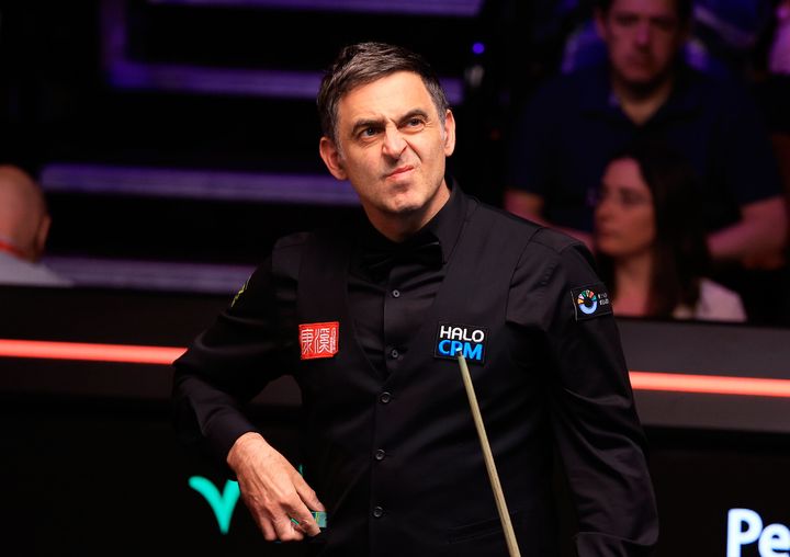 Neil Robertson calls for ban on Ronnie O’Sullivan’s chalk: ‘All the players hate it’