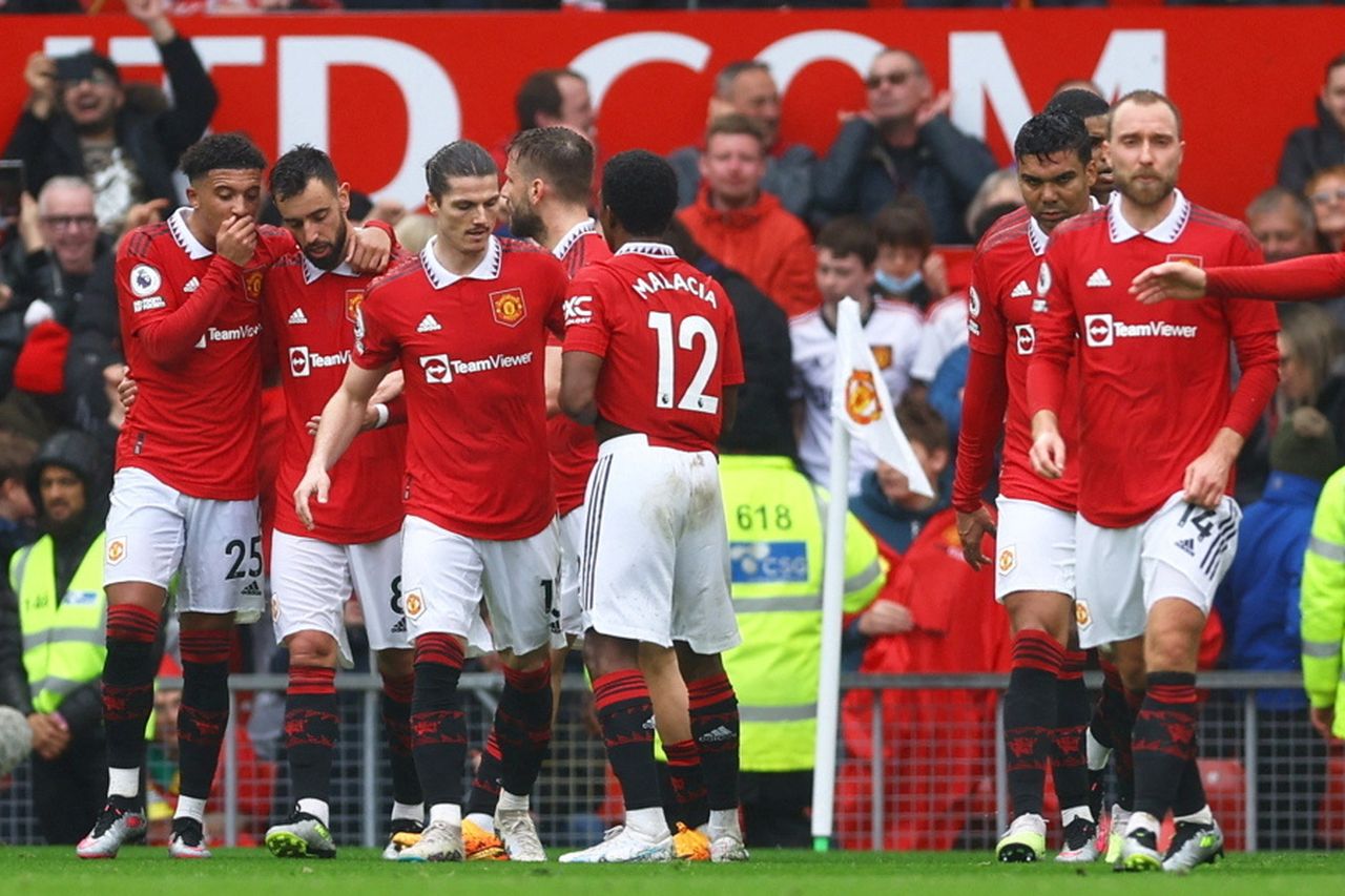 Manchester United 1-0 Aston Villa: Bruno Fernandes goal sees Man