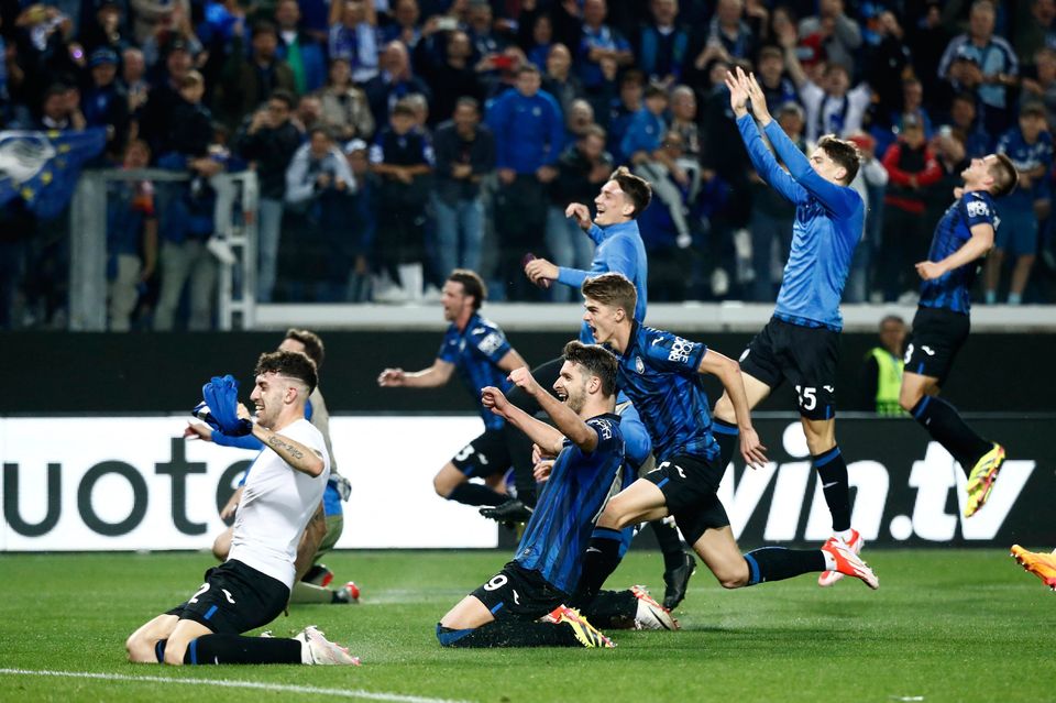 Atalanta players celebrate after the match 