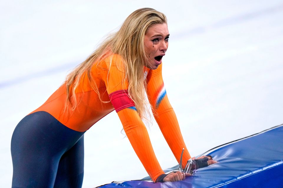 Jutta Leerdam wins speed skating gold medal at Winter Olympics as fiancé  Jake Paul cries in audience | Irish Independent