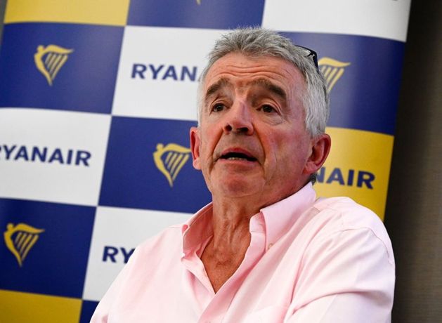 Майкл О'Лири из Ryanair говорит, что он был бы «счастлив» доставить просителей убежища в Руанду, если бы британское правительство попросило об этом