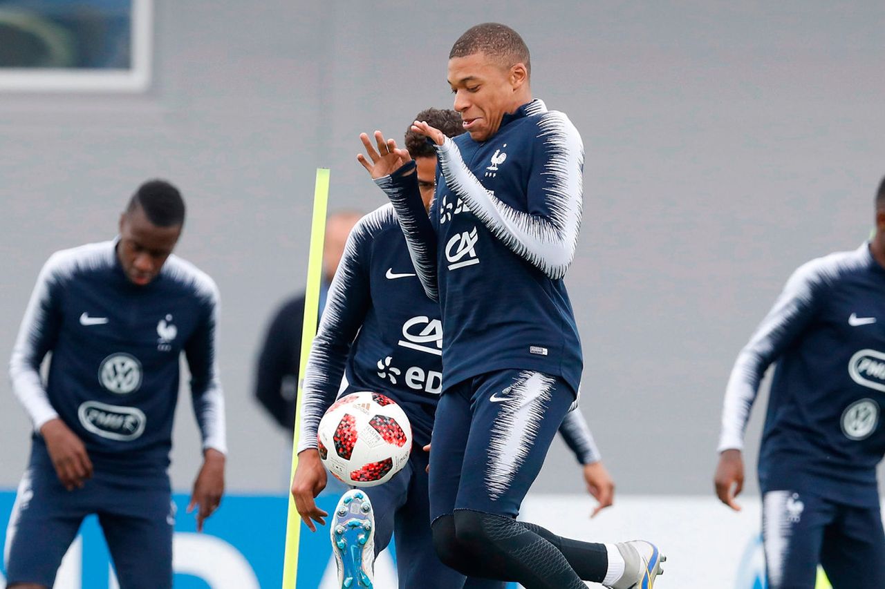 2018 FIFA World Cup  Kylian Mbappe upstages Lionel Messi as