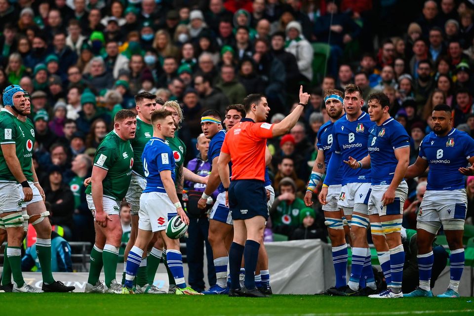 Referee Nika Amashukeli stops an Italian scrum after they went down to 13 players during the Guinness Six Nations Rugby Championship match between Ireland and Italy at the Aviva Stadium in Dublin. Photo by David Fitzgerald/Sportsfile