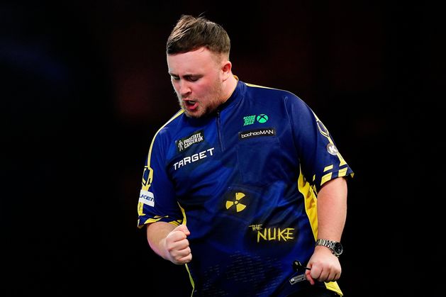 Luke Littler crushes Stephen Bunting to set up blockbuster PDC world final against Michael van Gerwen