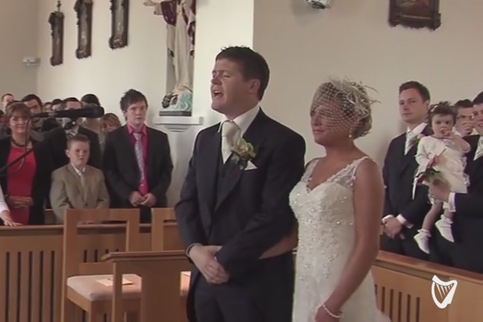 HERE'S THE INSIDE STORY ON EAGLES FAN'S VIRAL WEDDING, WATCH!