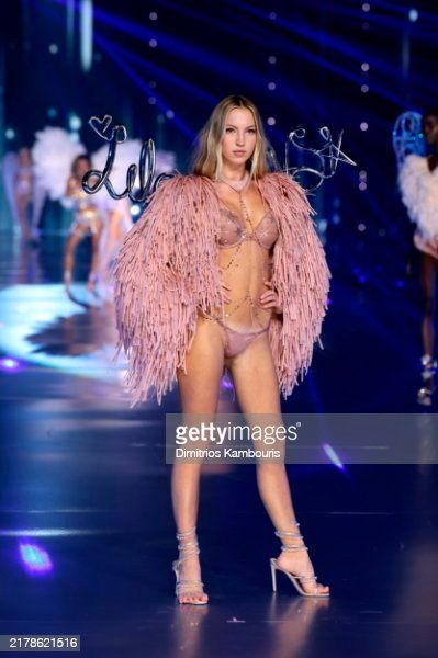 NEW YORK, NEW YORK - OCTOBER 15: Lila Moss walks the runway for the Victoria's Secret Fashion Show 2024 on October 15, 2024 in New York City. (Photo by Dimitrios Kambouris/Getty Images for Victoria's Secret)
https://gettyimages.ie/detail/2178621516/