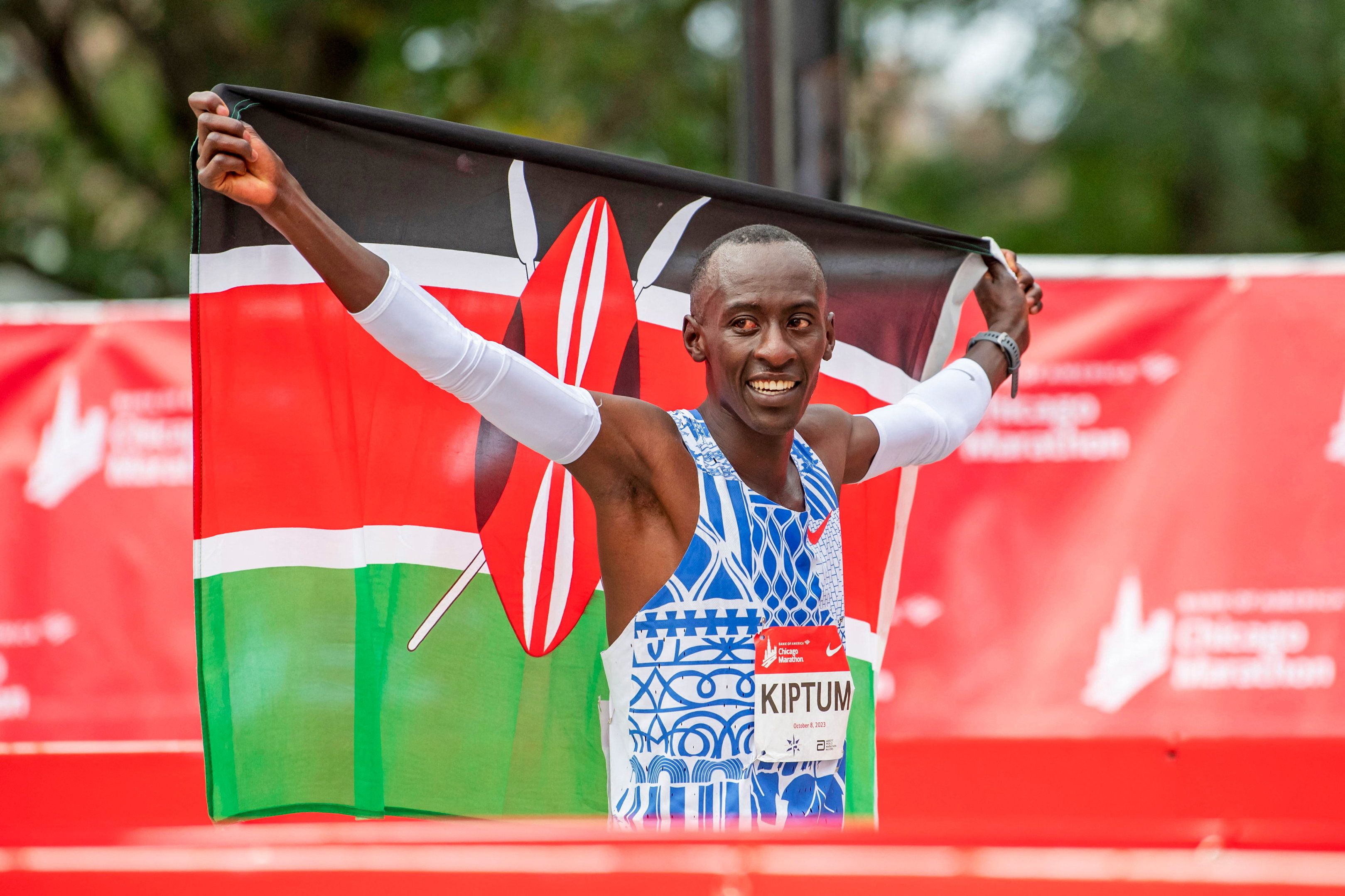 Kenya’s Kelvin Kiptum Breaks World Record At Chicago Marathon ...