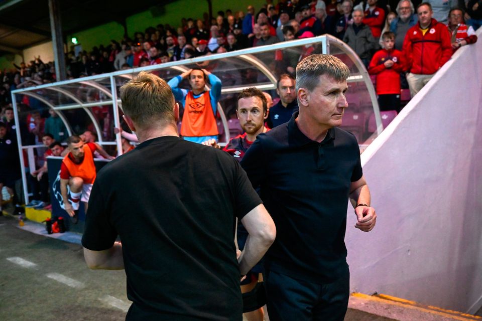 St Patrick's Athletic manager Stephen Kenny and Shelbourne boss Damien Duff exchange handshakes after their Premier Division clash at Richmond Park. Photo: Stephen McCarthy/Sportsfile