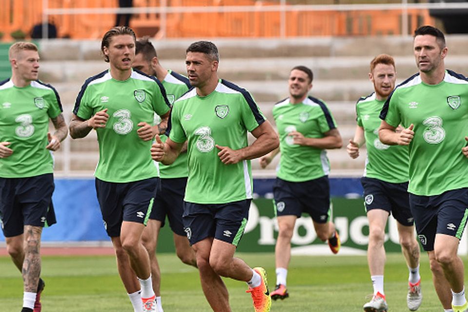 Republic of Ireland players, from left, Jeff Hendrick, Jonathan Walters and Robbie Keane in action during squad training in Versailles, Paris, France. (Photo By David Maher/Sportsfile via Getty Images)