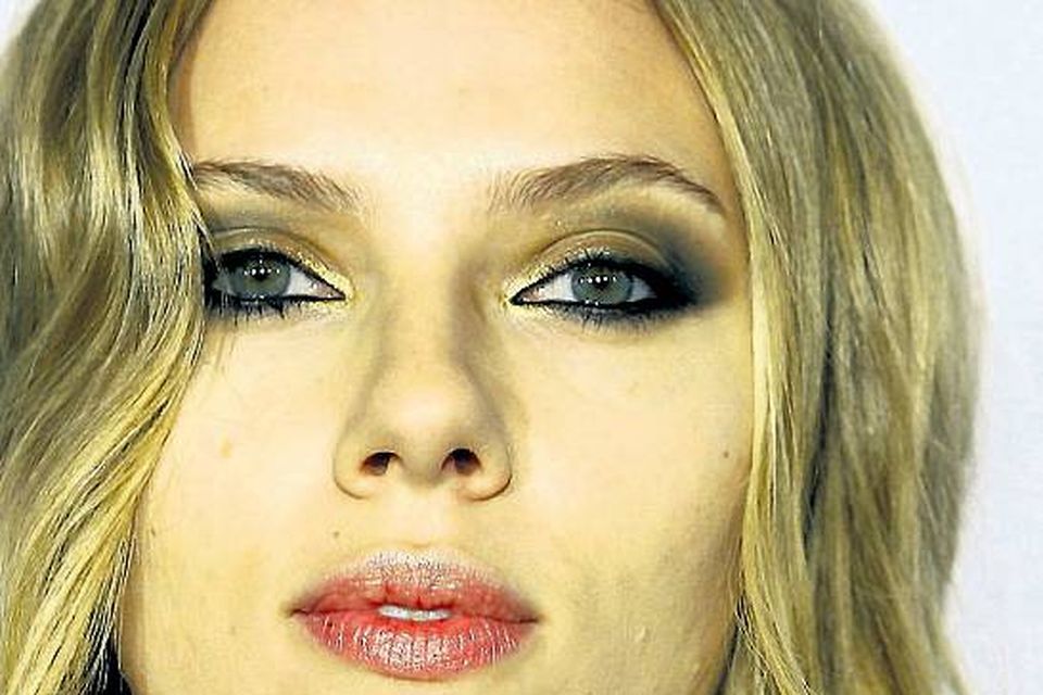 Scarlett Johansson's Red Lips, Sienna Miller's Fancy Headband and