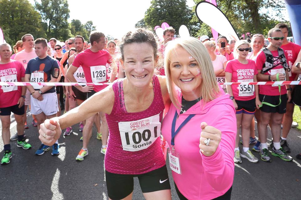 Pictured are (LtoR) Irish Olympian Sonia OSullivan and Aisling Hurley CEO Breast Cancer Ireland with other thousands of men, women and children taking part in the 5th Great Pink Run.  Photography: Sasko Lazarov/ Photocall Ireland