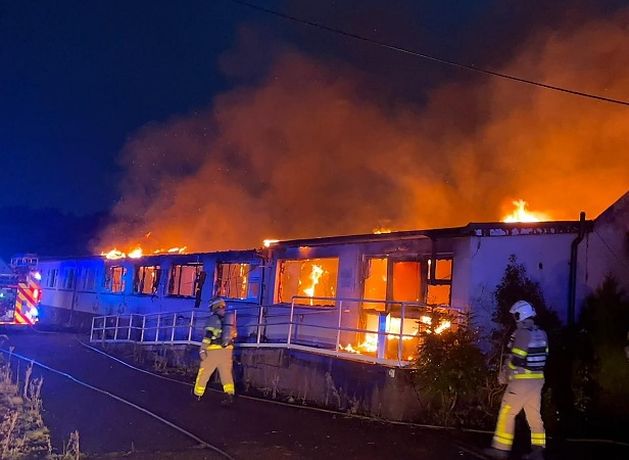 クルックスリング老人ホーム火災：民間警備にもかかわらず、空きビルのHSEが放火犯の標的に
