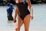 thumbnail: Goldie Hawn hit the beach in Hawaii. Picture: Fame Flynet