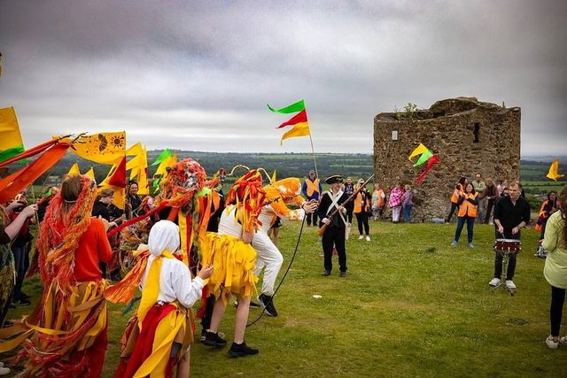 Colourful Midsummer celebrations take over Vinegar Hill | Irish Independent