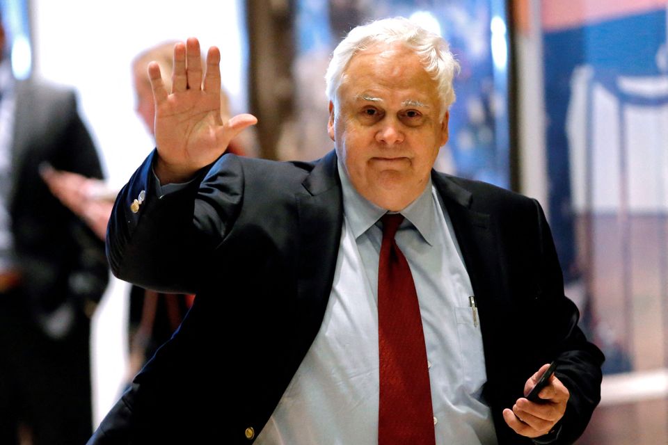 FILE PHOTO: President, Founder and CEO of Fedex Frederick Smith arrives to meet with U.S. President-elect Donald Trump at Trump Tower in the Manhattan borough of New York City, NY, U.S. November 17, 2016. REUTERS/Mike Segar/File Photo