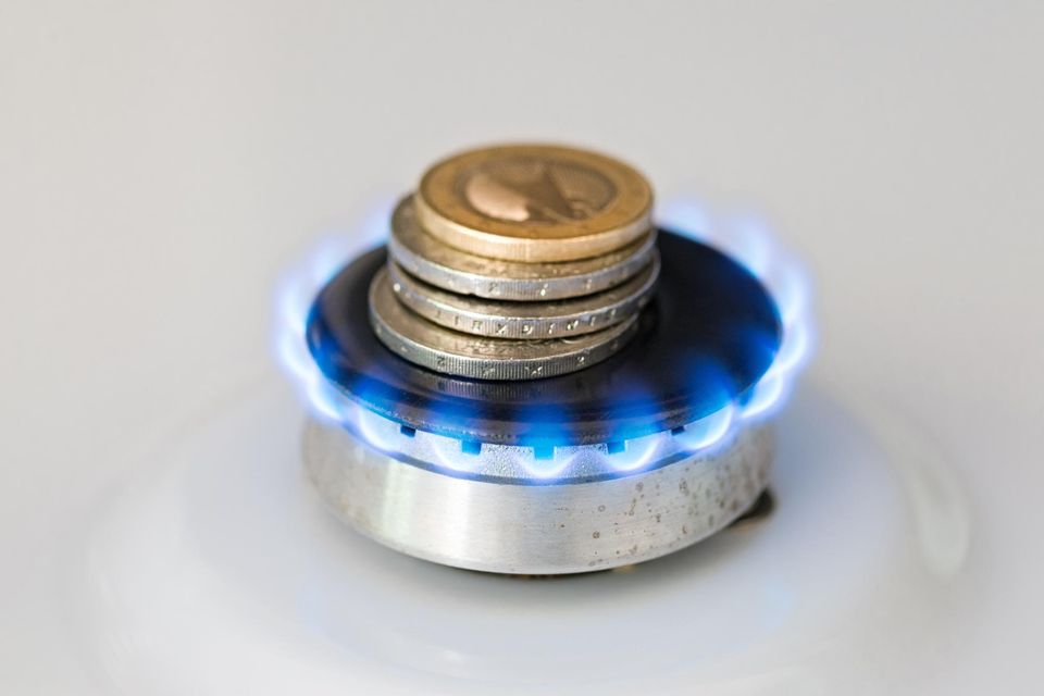 Due to energy companies 'hedging', it may take some time for falling wholesale energy prices to translate to lower bills. Photo: Getty Images