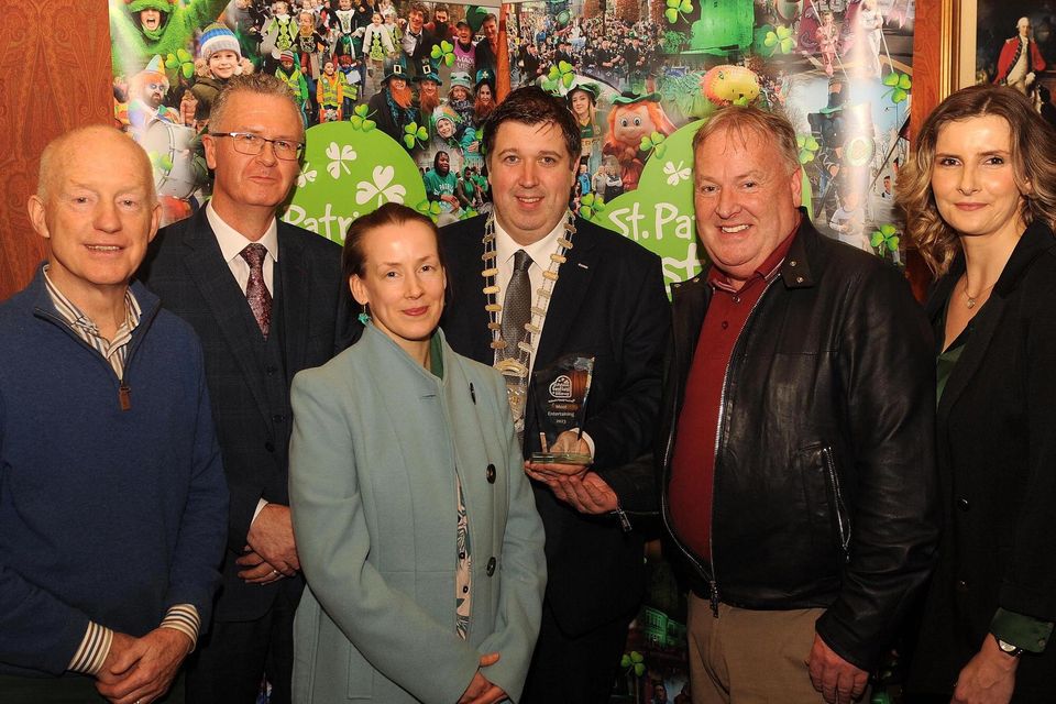 Johnny McGuire, Sandra Dunlea, Con Duggan and Edyta Hernas, Killarney Tidy Towns Most Entertaining Award, with Cllr Niall Kelleher, Mayor of Killarney, and PJ McGee, Daly's SuperValu, sponsor, at the St. Patrick's Festival Killarney parade prizegiving function in The International Hotel on Tuesday night. Picture: Eamonn Keogh