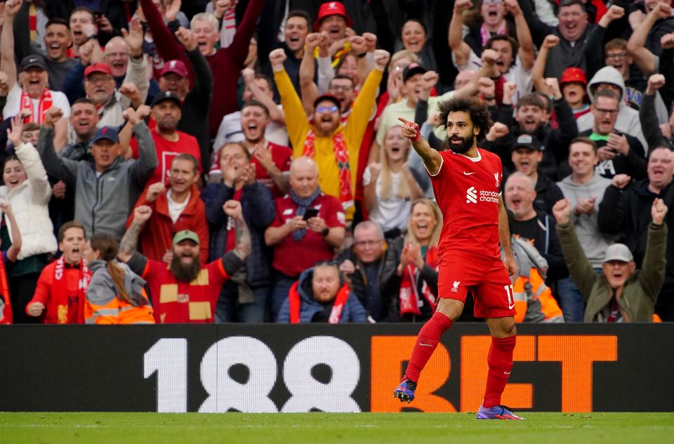 Mohamed Salah đã thêm Liverpool thứ ba (Peter Byrne / PA)