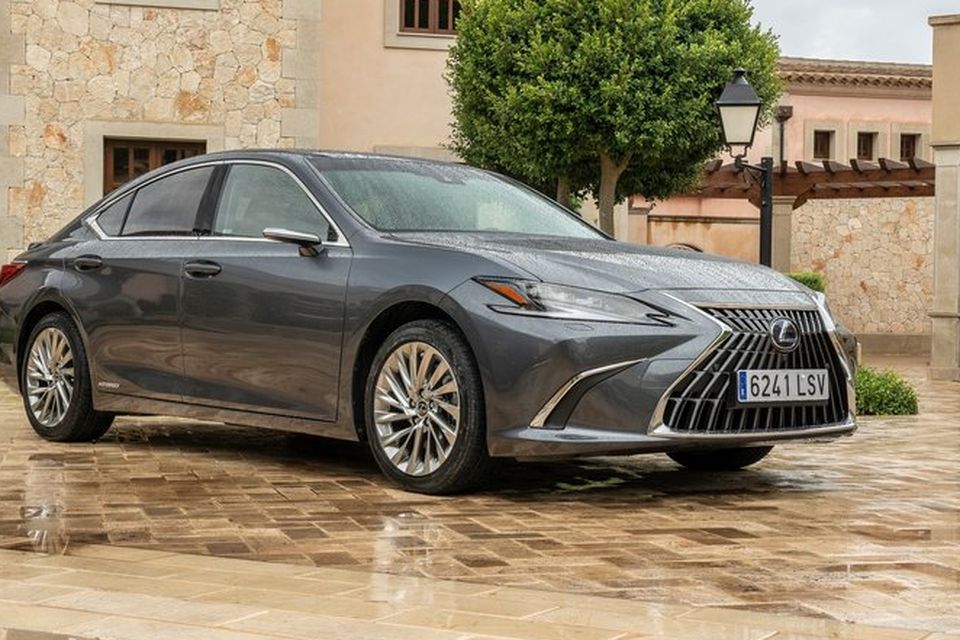 Lexus ES 300h: So much more than a just an upmarket Toyota 