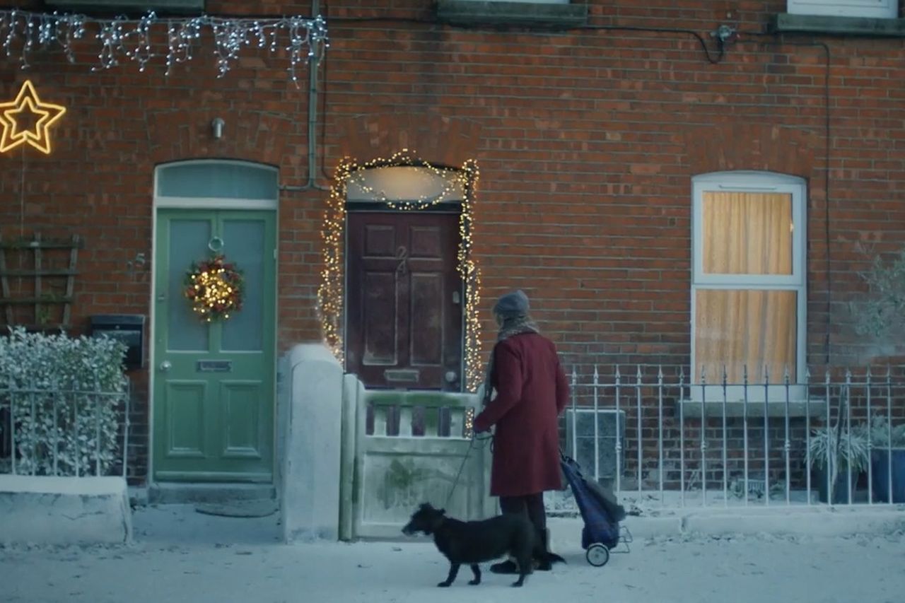 Heartwarming Woodie s Christmas ad takes place in Dublin 8 Irish Independent