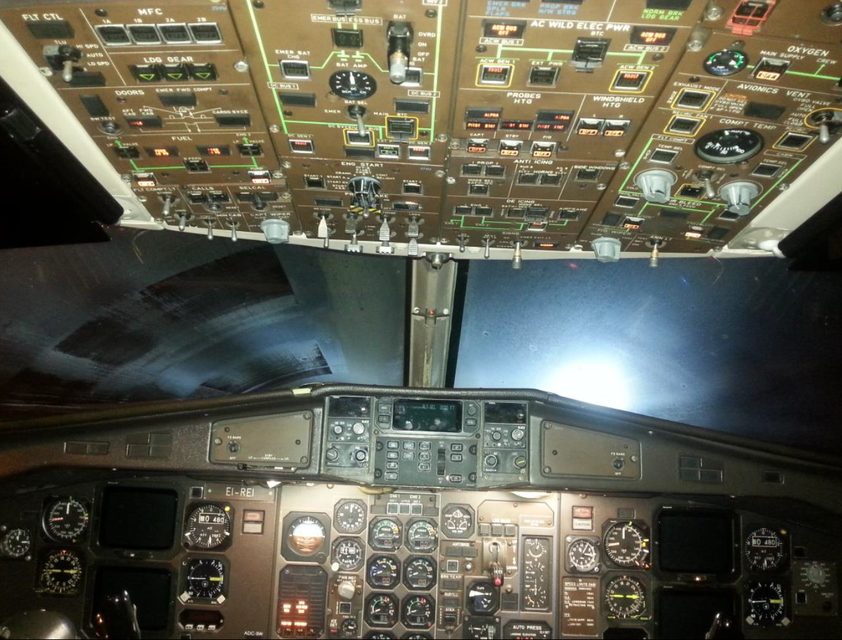Contamination on windscreen of Aer Lingus Regional flight. Credit: Air Accident Investigation Unit (AAIU