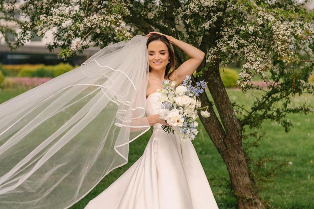 ‘I tried on so many dresses and not one set my soul on fire’ – Influencer Niamh O’Sullivan advises brides to stress less and be open-minded