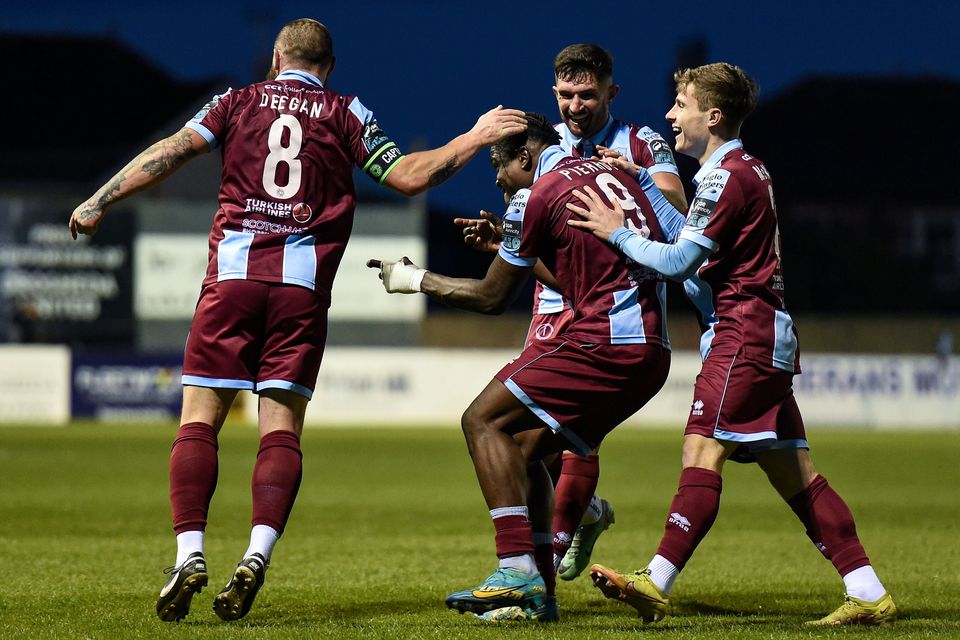 Frantz Pierrot is congratulated by Drogheda United teammates Gary Deegan, Luke Heeney and Aaron McNally after scoring against Sligo Rovers from the penalty spot. Photo by Shauna Clinton/Sportsfile