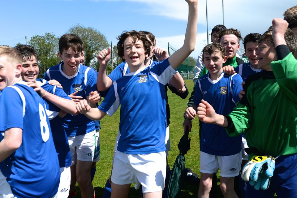 19/05/15.  Templeouge College celebrate winning  the Under 15s soccer final between Colaiste Phadraig CBS and Templeouge College at Peamount Utd.
Pic: Justin Farrelly.