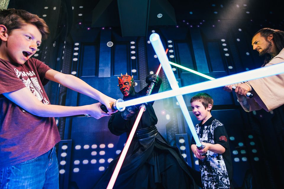 Fight to the Death, Darth Maul and Qui-Gon Jinn at Madame T…