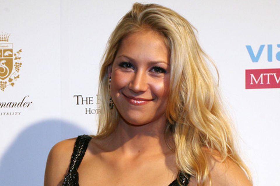 Remember Anna Kournikova? She's 35, still married to Enrique