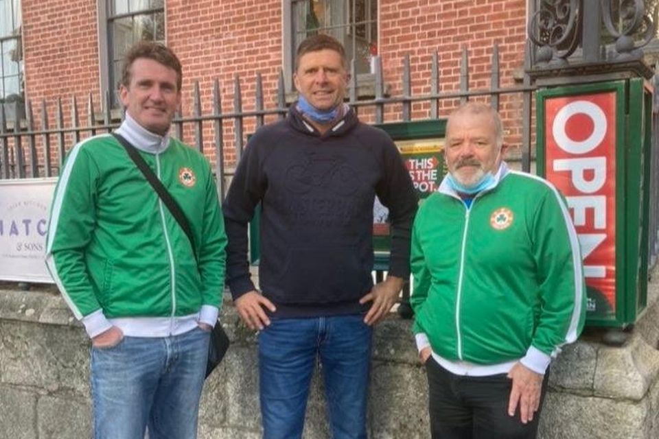 Niall Quinn (centre) on the walking tour with Aodhán Ó Ríordáin (left) and Gary Cooke